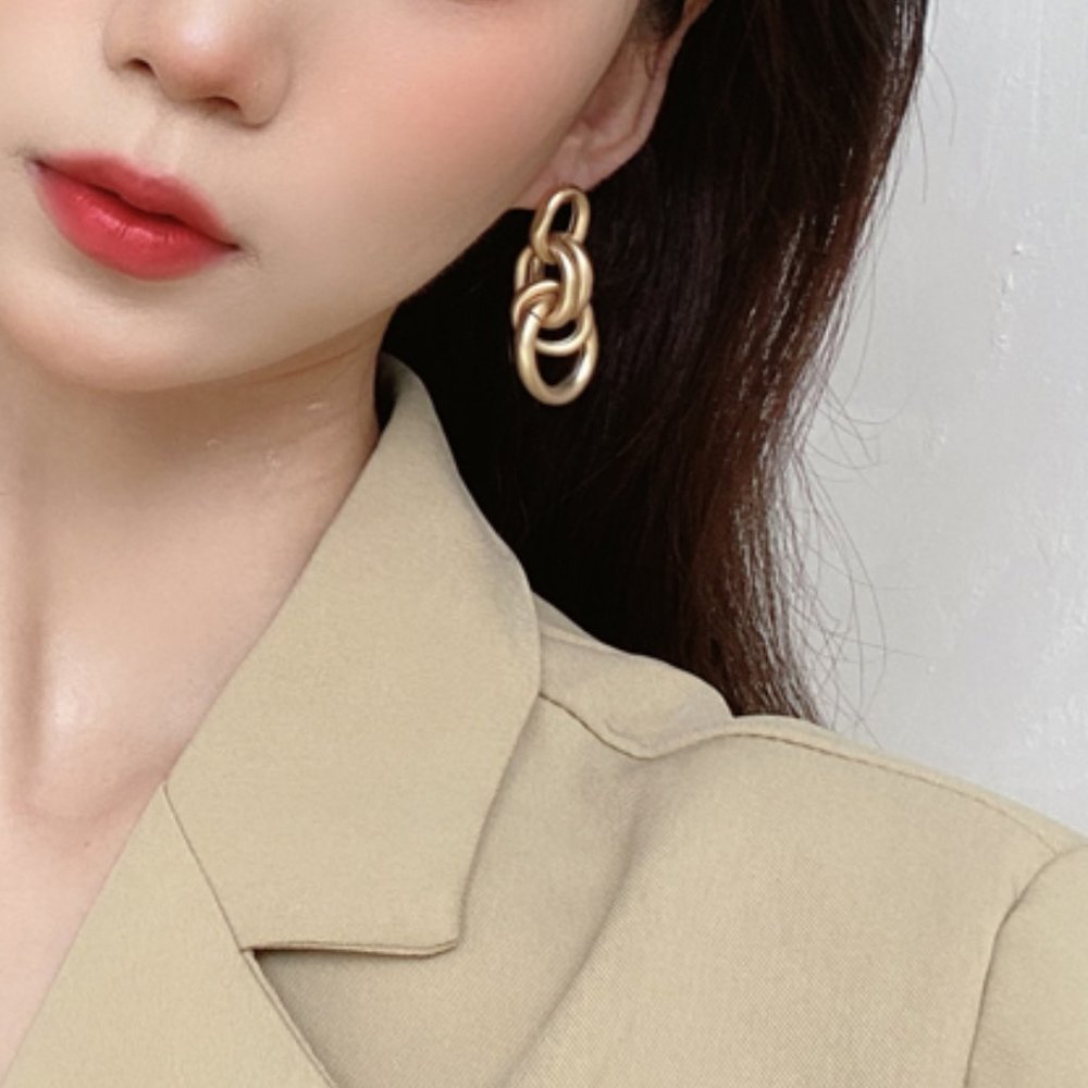 đź’™Last one đź’•Geometric Circles Chain Drop Earrings - Picture 9 of 14